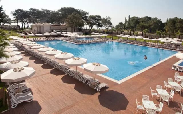 Vertia Luxury Resort